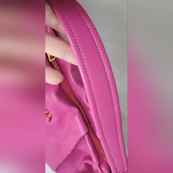 🔥HostPick🔥NWOT PRADA Milano Vibrant Pink Leather Shoulder Bag /Handbag Gold - Picture 13 of 16